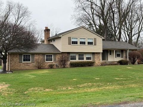 28347 E Greenmeadow Circle Farmington Hills City MI 48334