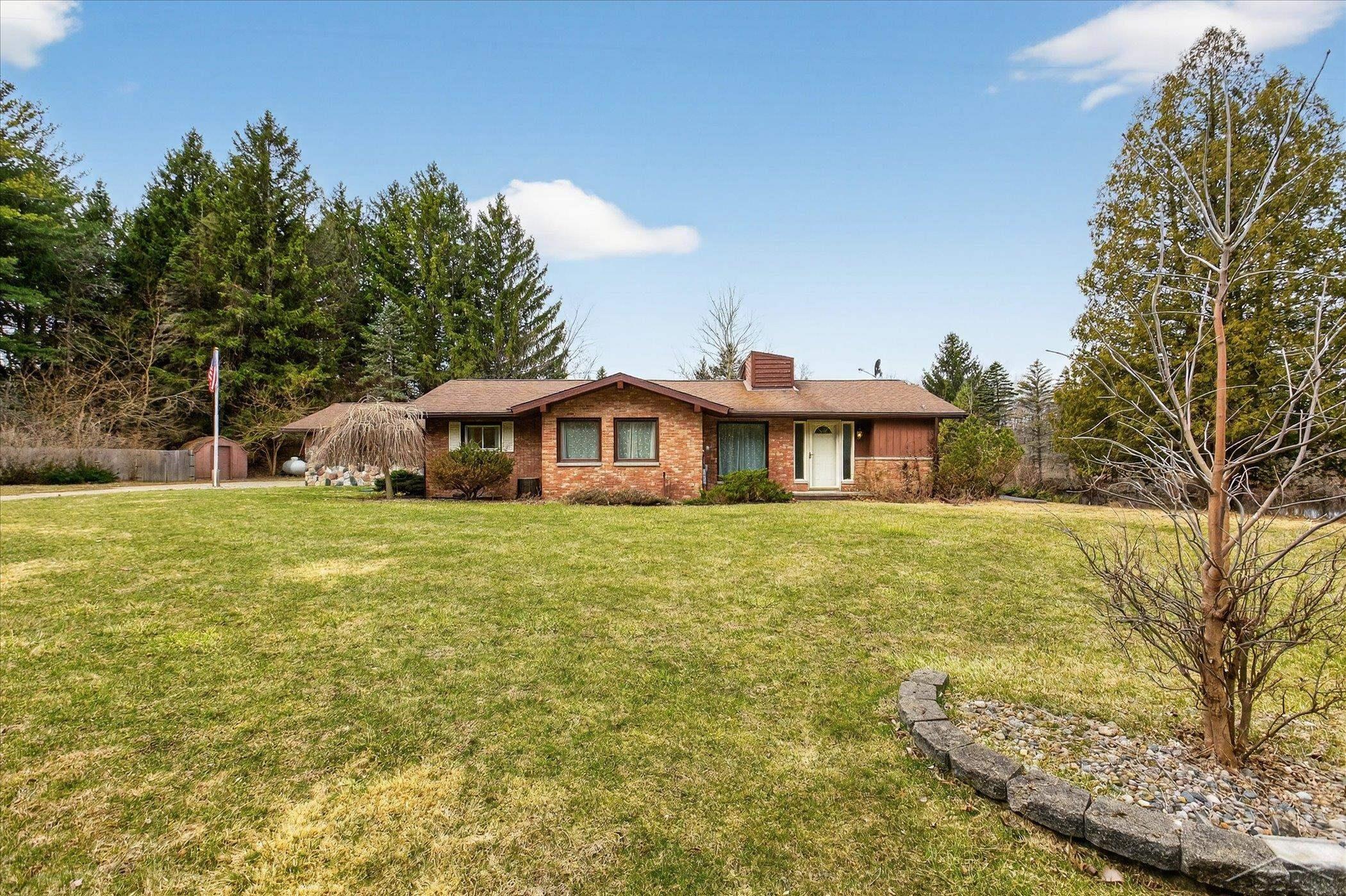 4403 N Raucholz Road