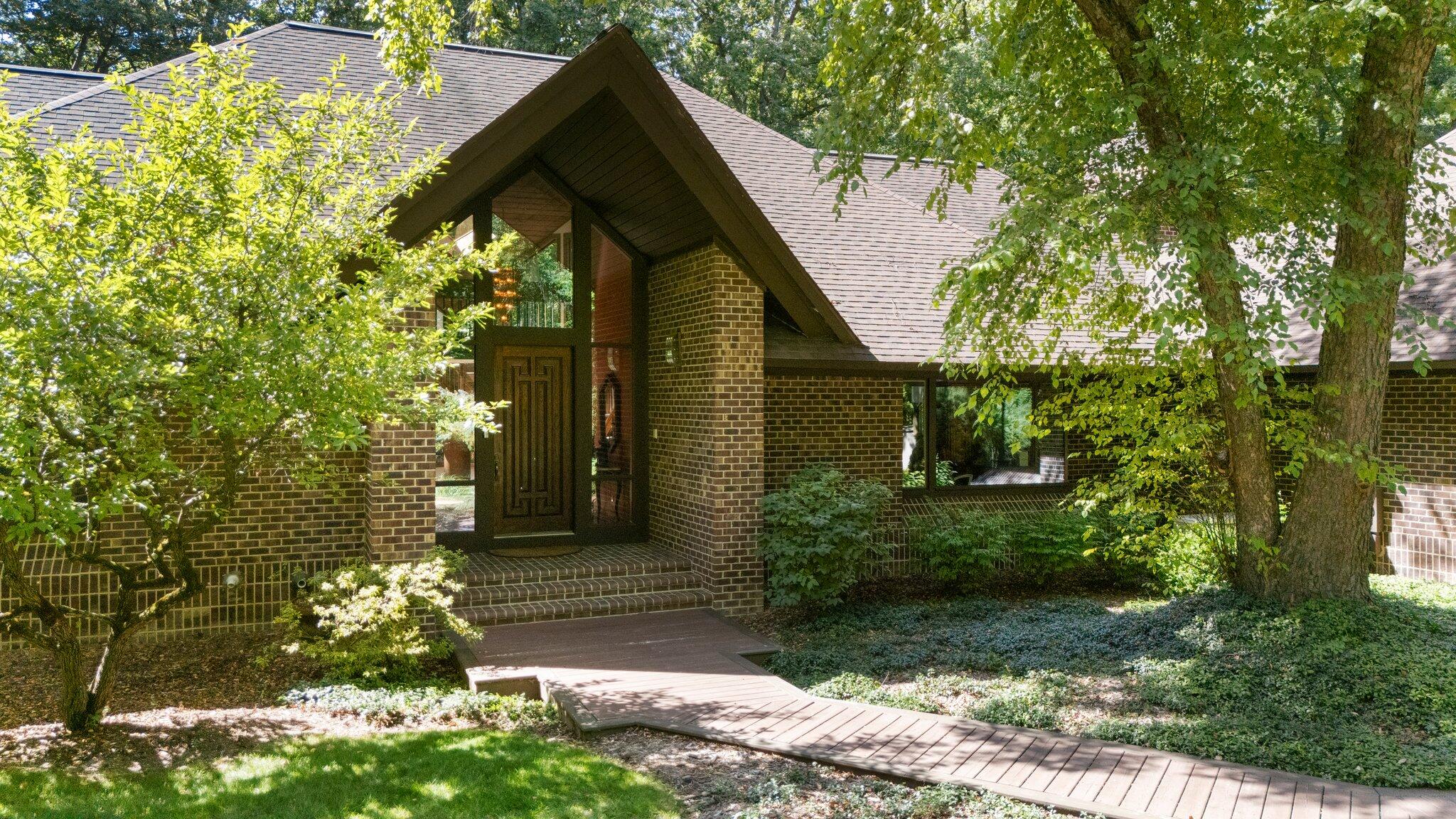 4923 Hickory Hill Road