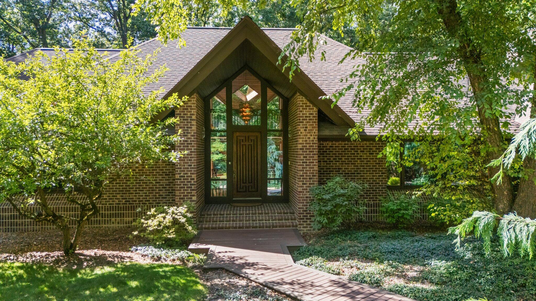 4923 Hickory Hill Road