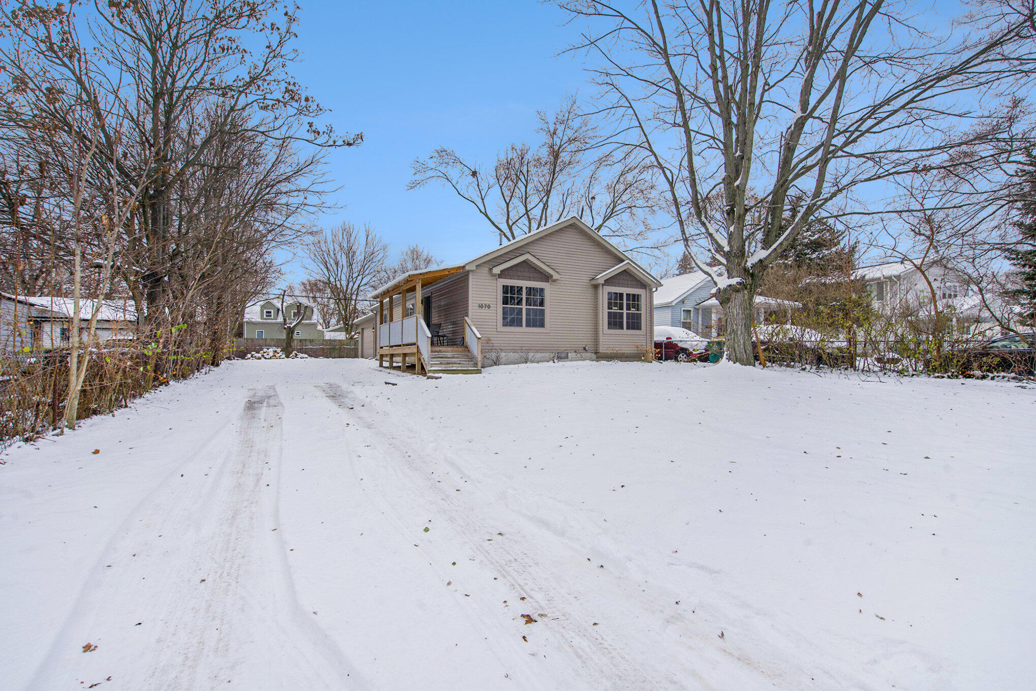 1070 Hawthorne Avenue