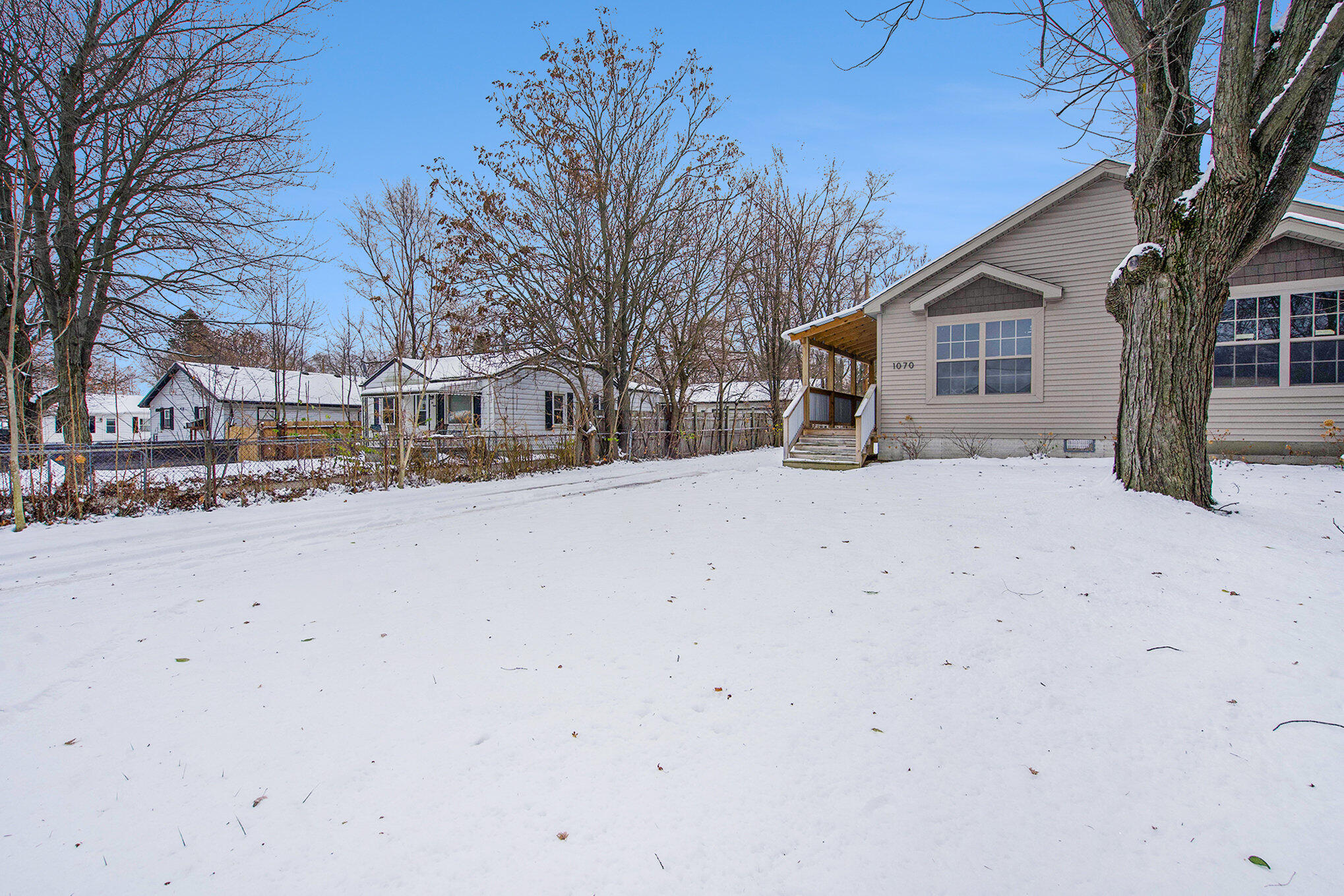 1070 Hawthorne Avenue