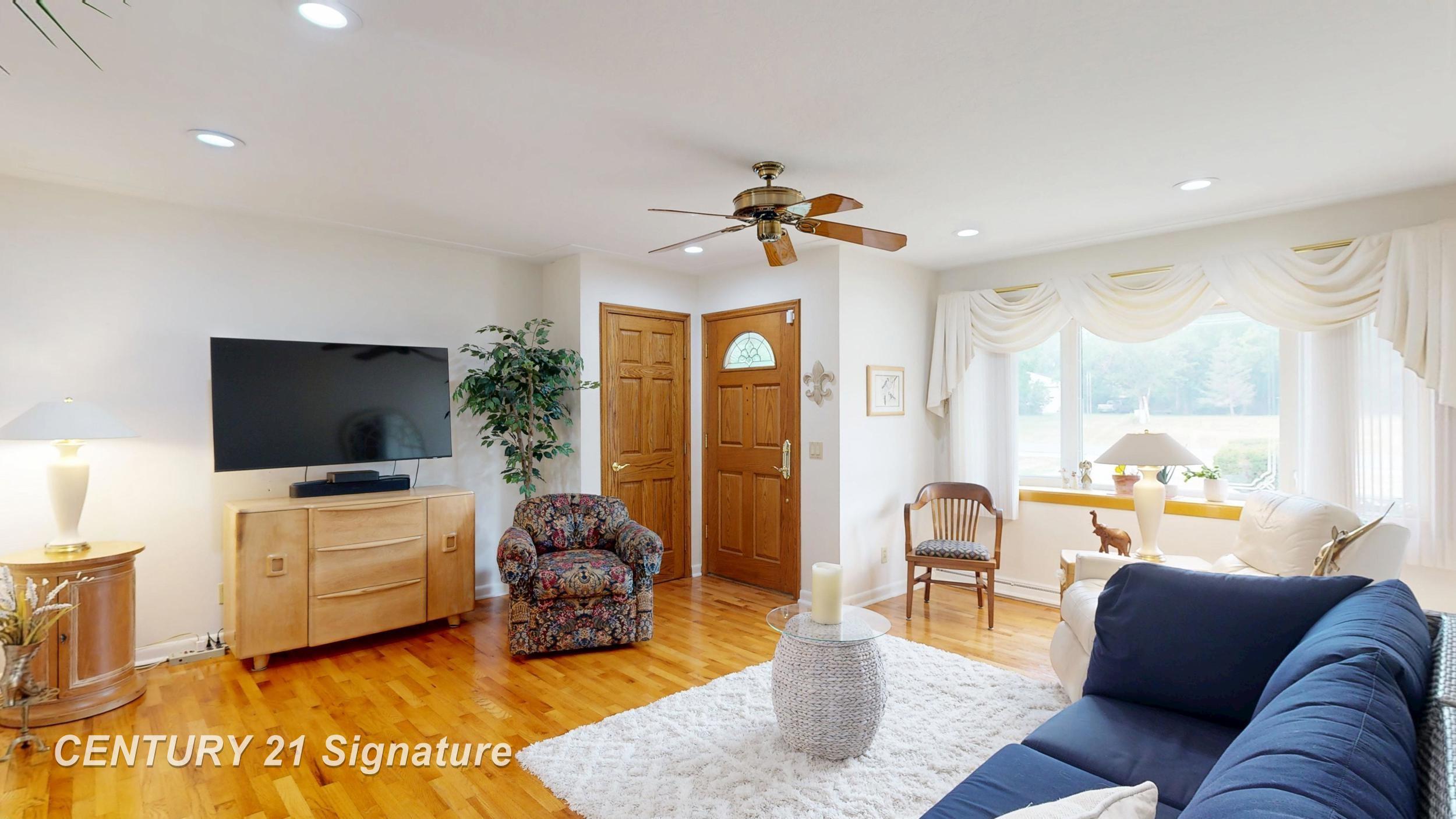 4386 N Elms Road