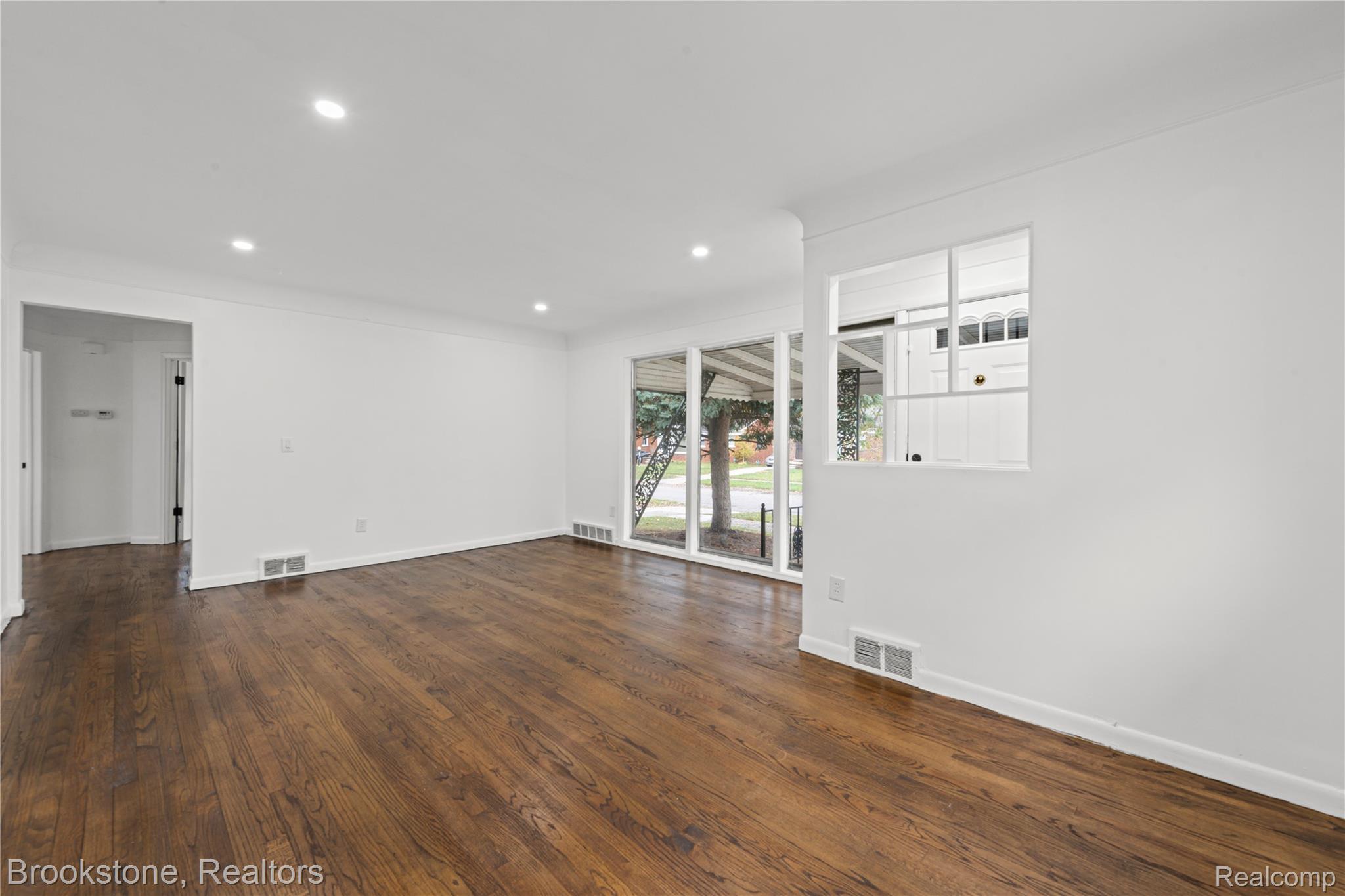 1695 Lexington Parkway