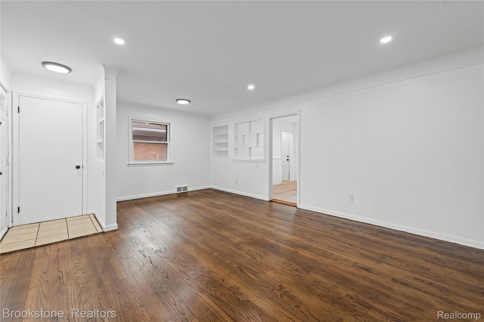 1695 Lexington Parkway