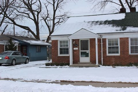 1977 PRINCETON Road Berkley City Oakland MI 48072