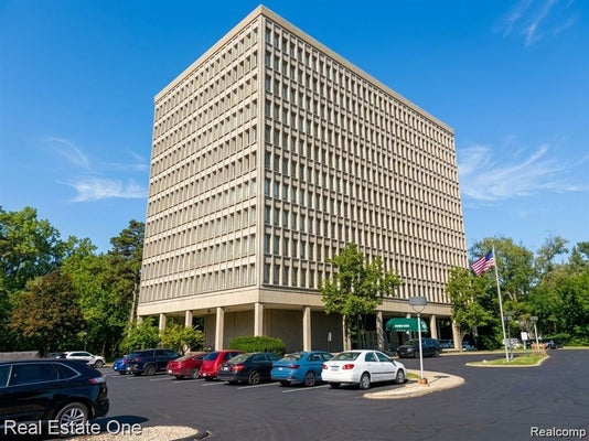 22700 GARRISON ST APT 304, DEARBORN, MI 48124 - Image 7ba18c810cfcdcc8d7ecd331e98946ef/2400607068