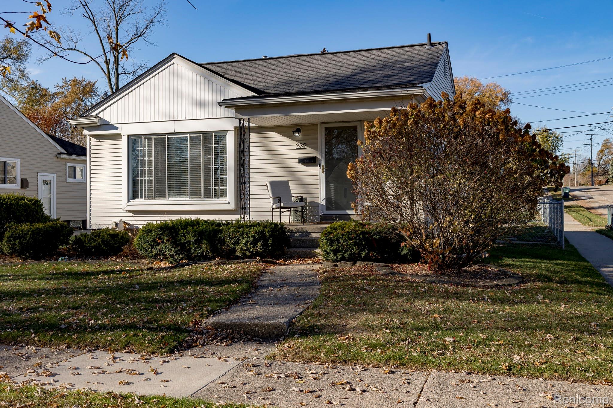 232 S Manitou Avenue