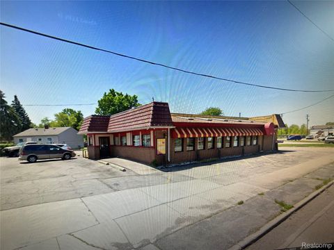 3402 Davison Road Flint City MI 48506
