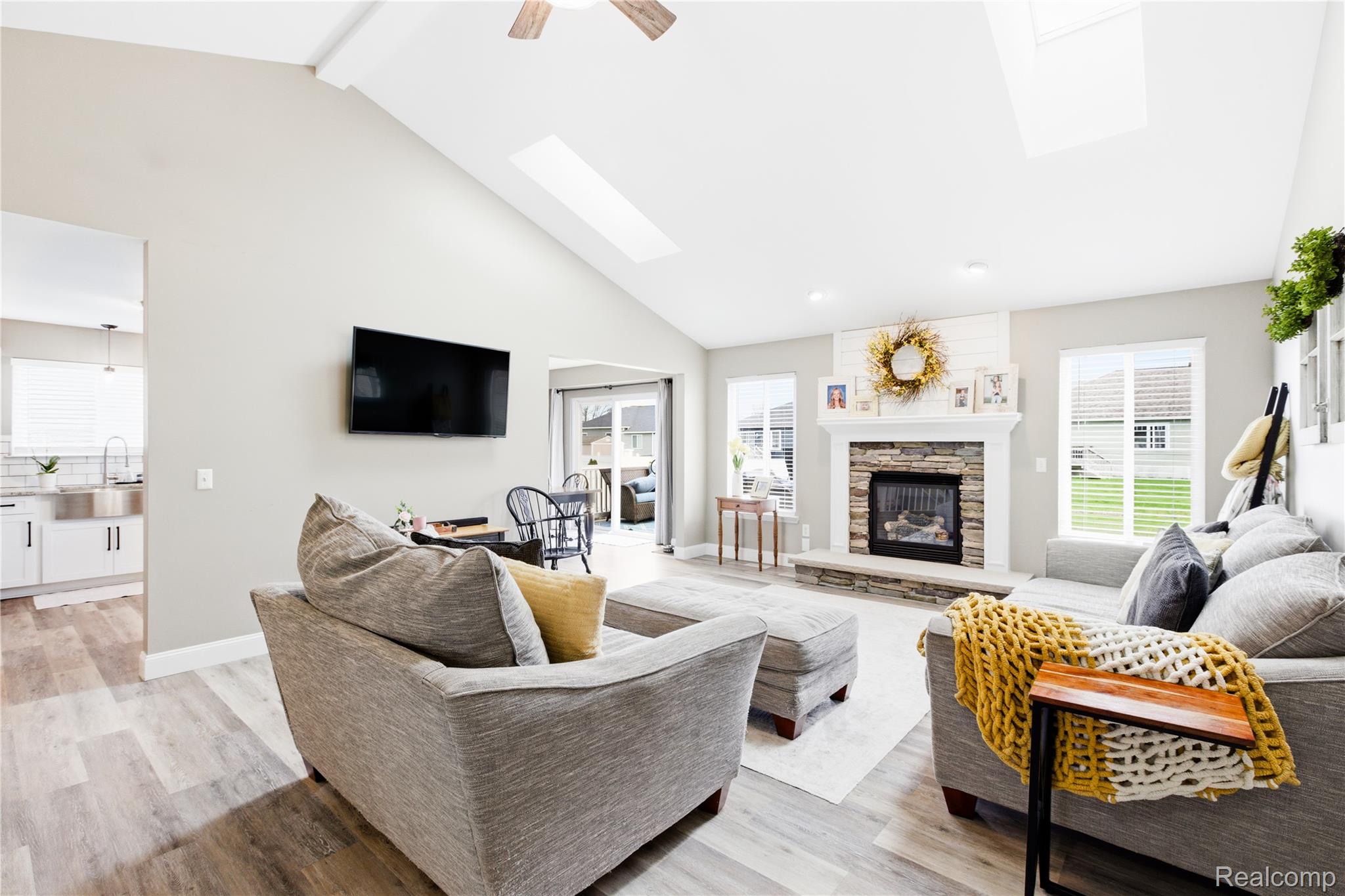 4907 Camelot Drive
