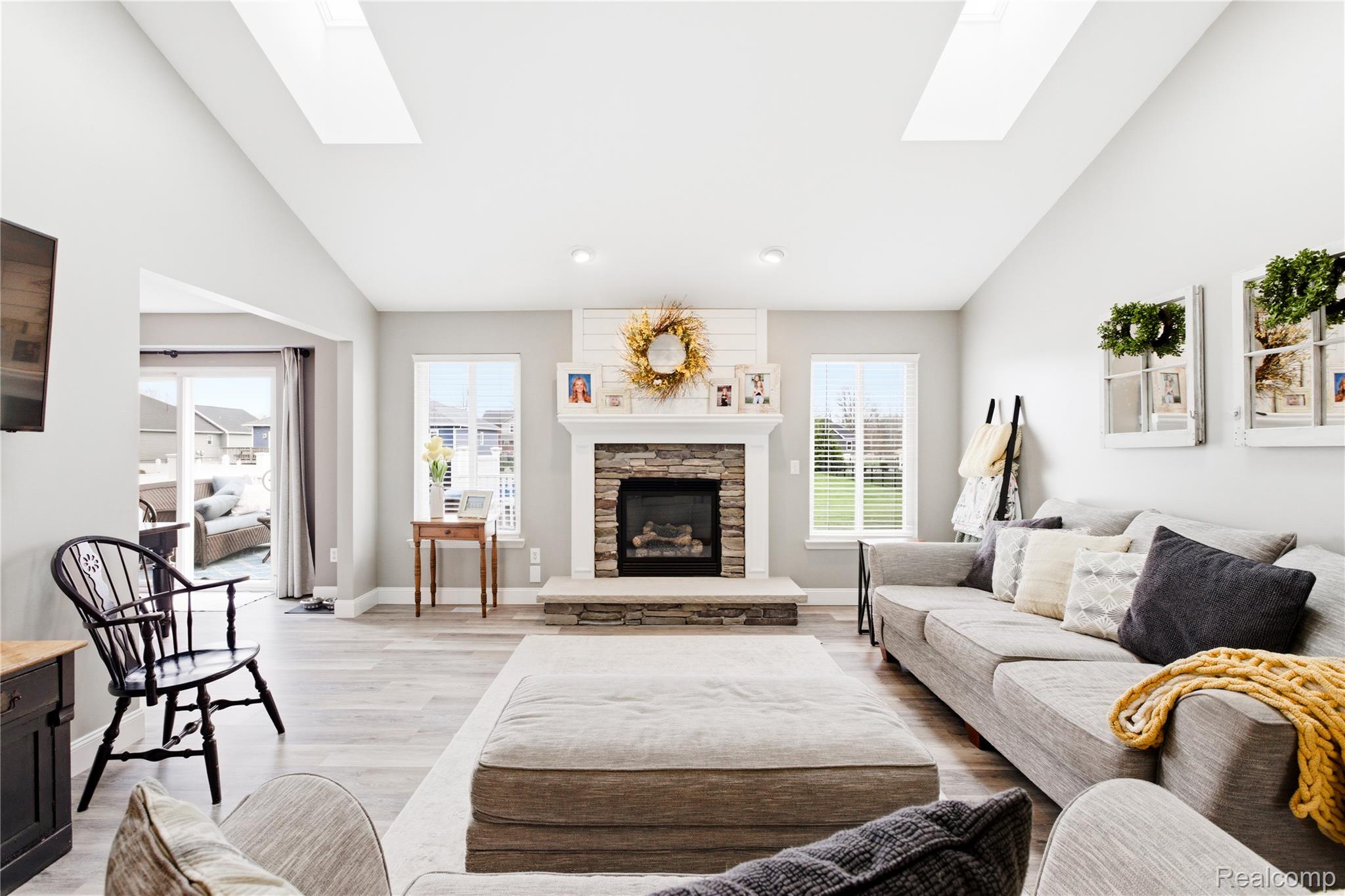 4907 Camelot Drive