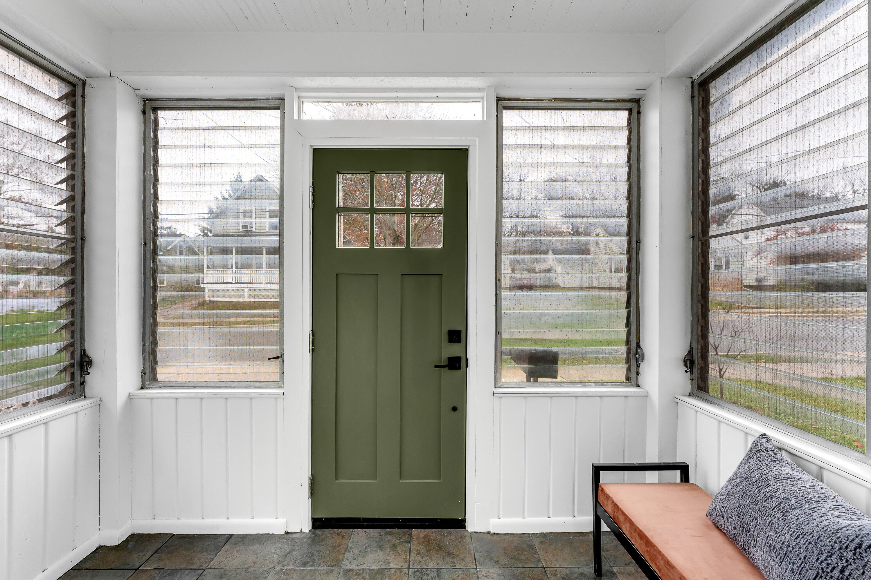 1233 Emerald Avenue NE