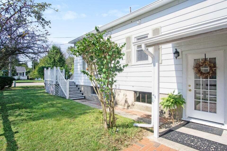 206 N Lake Avenue A & B