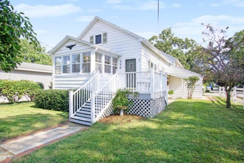 206 N Lake Avenue A & B