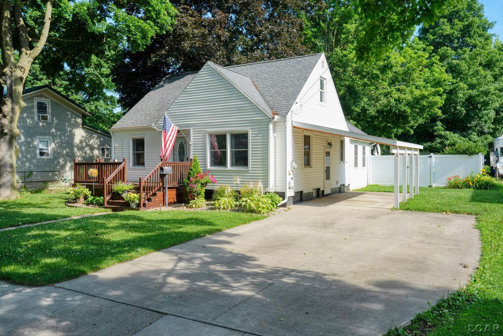 746 Saint Joseph Street