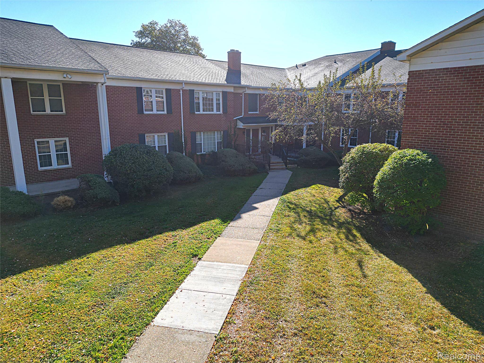 27654 E Echo Valley E Street 232