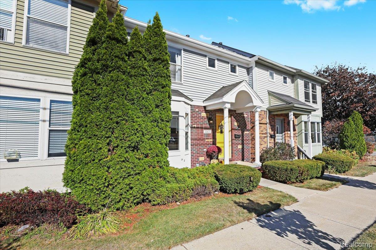 1143 Woodward Heights