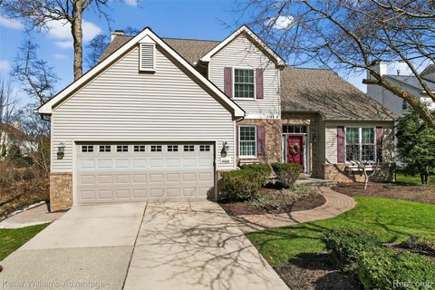 Photo of 1765 Hawthorne Ridge, Commerce Charter Township, MI 48390 (MLS # 20261028376)
