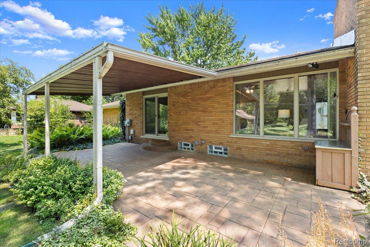 Clinton Charter Township, Michigan 48035, United States, 3 Bedrooms Bedrooms, ,2 BathroomsBathrooms,Residential,Active,189756