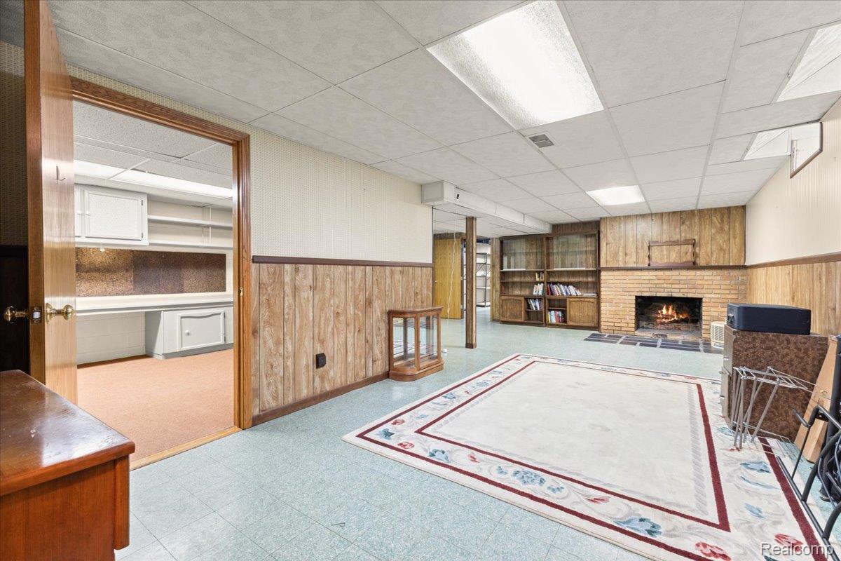 Clinton Charter Township, Michigan 48035, United States, 3 Bedrooms Bedrooms, ,2 BathroomsBathrooms,Residential,Active,189756