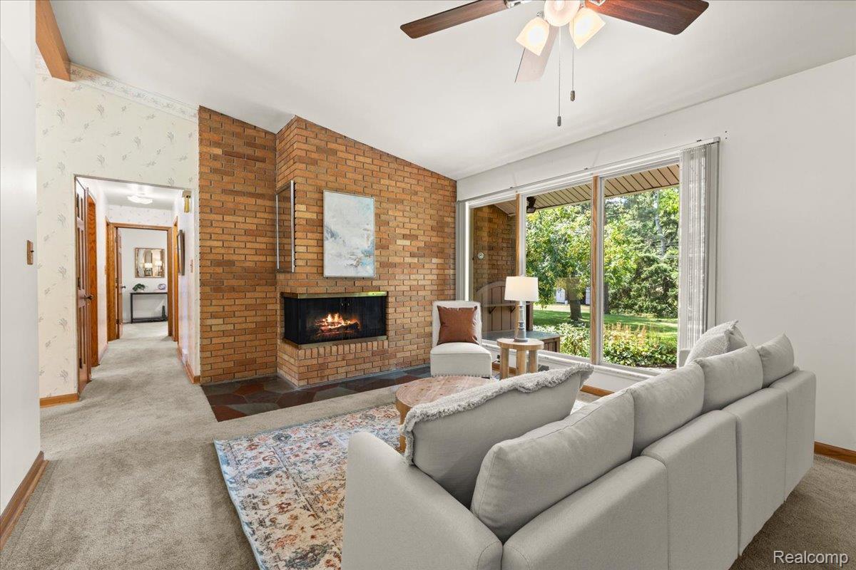 Clinton Charter Township, Michigan 48035, United States, 3 Bedrooms Bedrooms, ,2 BathroomsBathrooms,Residential,Active,189756