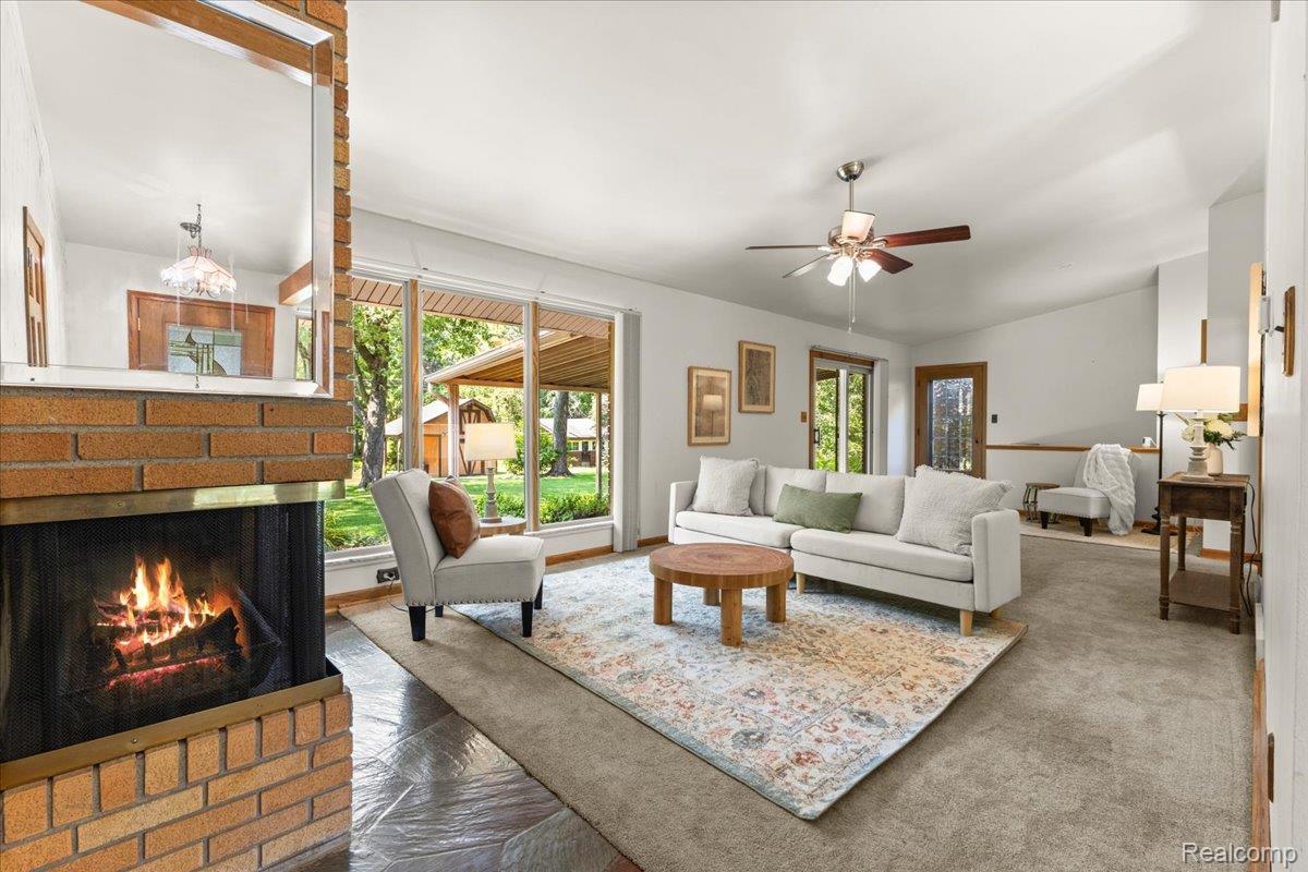 Clinton Charter Township, Michigan 48035, United States, 3 Bedrooms Bedrooms, ,2 BathroomsBathrooms,Residential,Active,189756