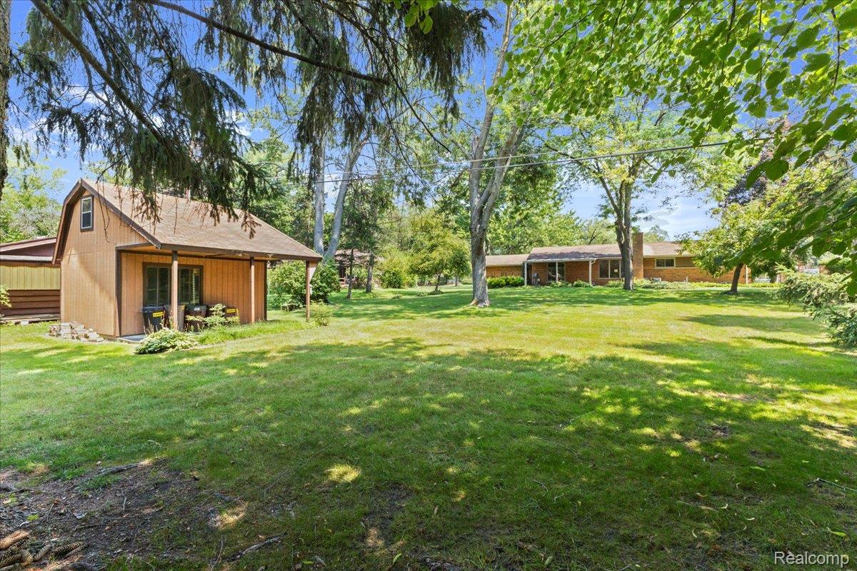 Clinton Charter Township, Michigan 48035, United States, 3 Bedrooms Bedrooms, ,2 BathroomsBathrooms,Residential,Active,189756