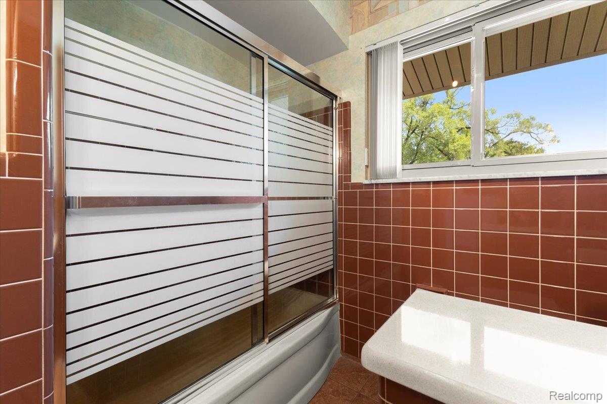 Clinton Charter Township, Michigan 48035, United States, 3 Bedrooms Bedrooms, ,2 BathroomsBathrooms,Residential,Active,189756