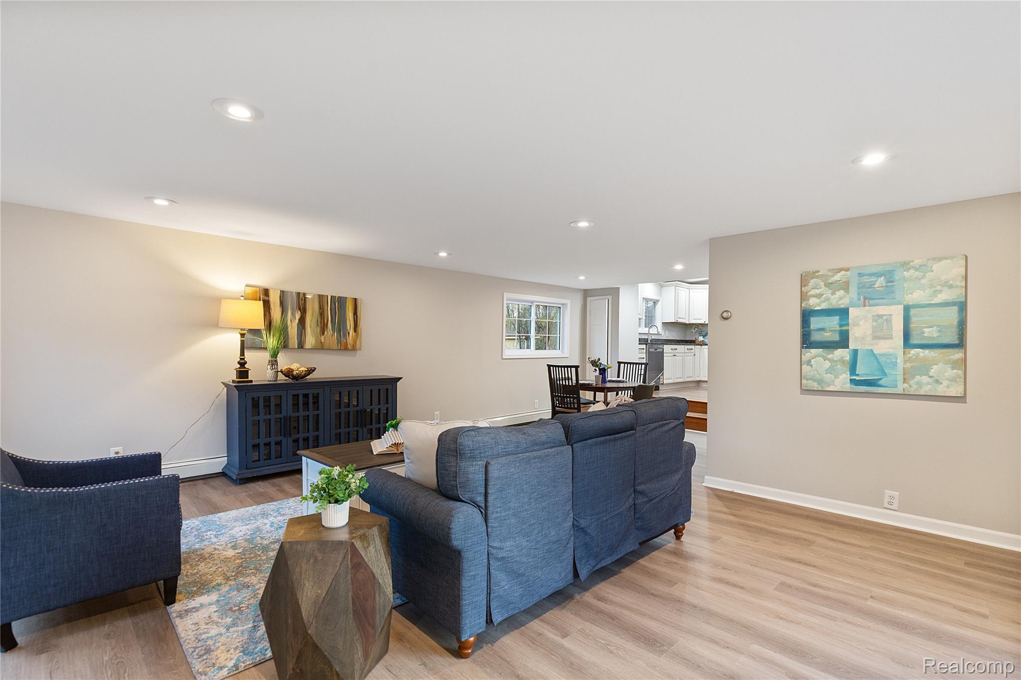 2060 Dunwoodie Street