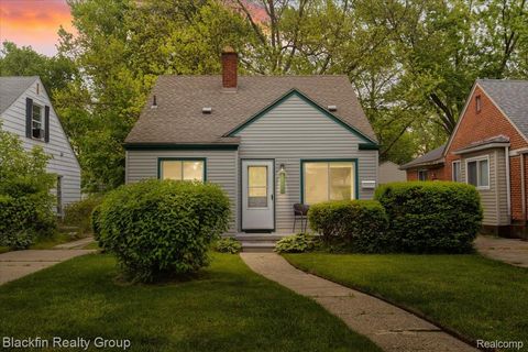 24350 CLOVERLAWN Street Oak Park City MI 48237