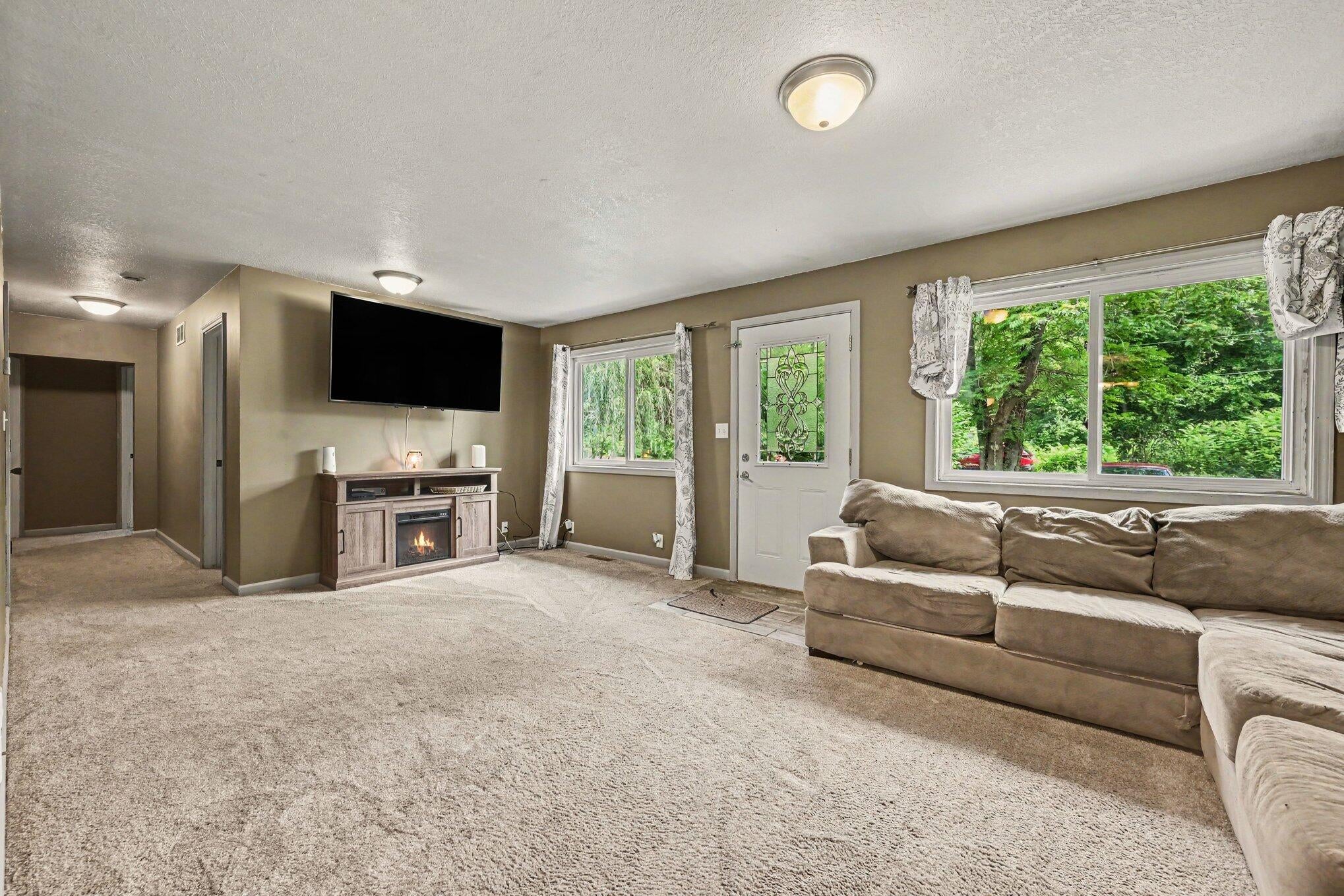 67238 Oxbow Drive