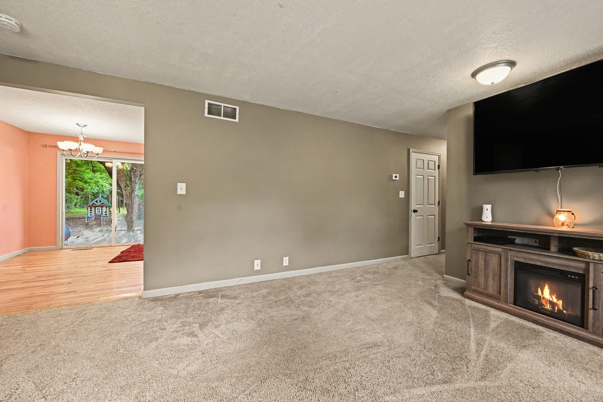 67238 Oxbow Drive