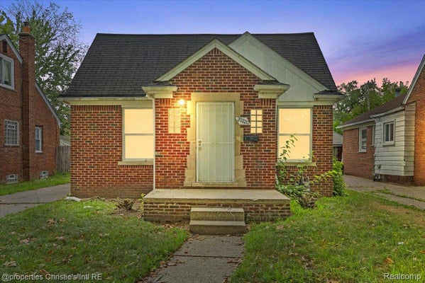 20220 GLASTONBURY RD, DETROIT, MI 48219 - Image 7bfab5f99a0d0f789df03bc2d1bc01c4/1581043349