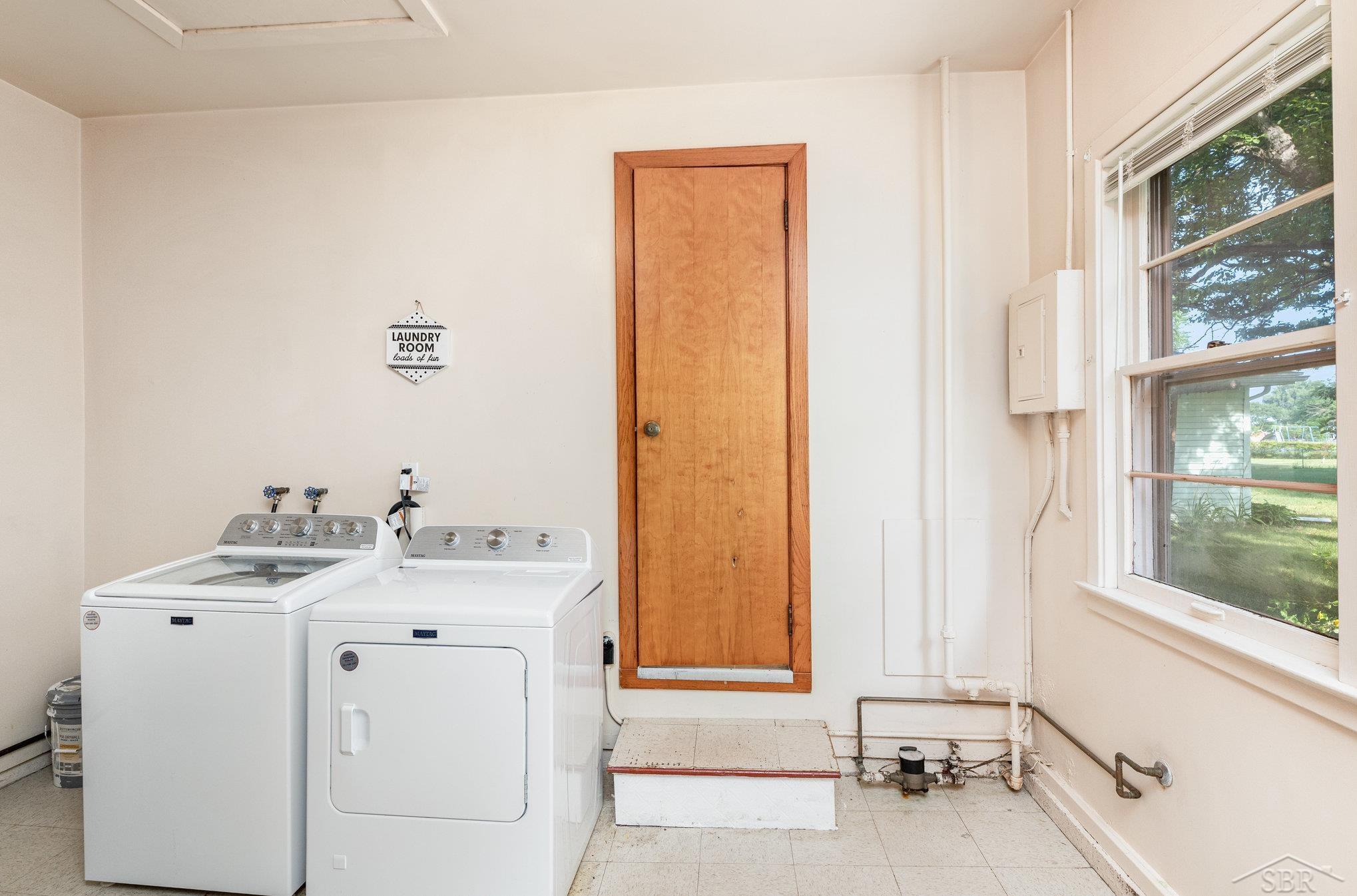 Zilwaukee City, Michigan 48604, United States, 2 Bedrooms Bedrooms, ,1 BathroomBathrooms,Residential,Pending,181846