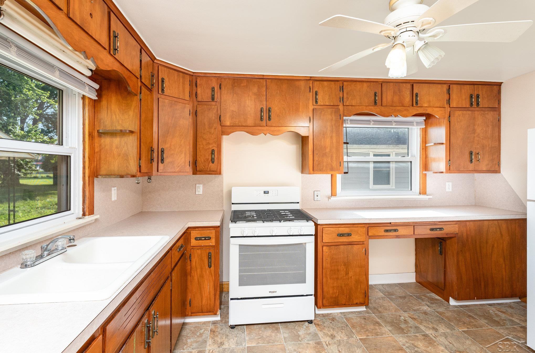 Zilwaukee City, Michigan 48604, United States, 2 Bedrooms Bedrooms, ,1 BathroomBathrooms,Residential,Pending,181846