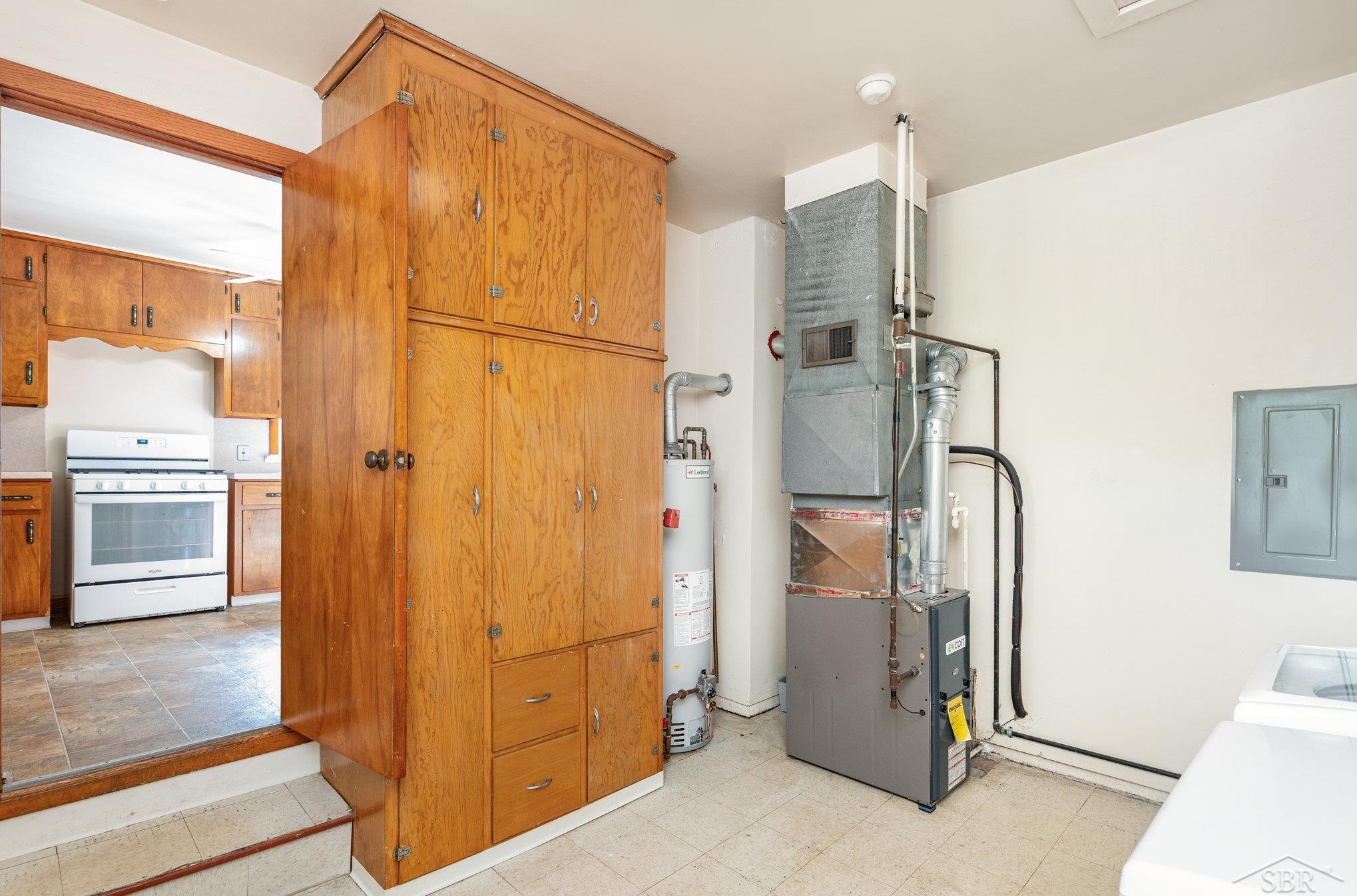 Zilwaukee City, Michigan 48604, United States, 2 Bedrooms Bedrooms, ,1 BathroomBathrooms,Residential,Pending,181846