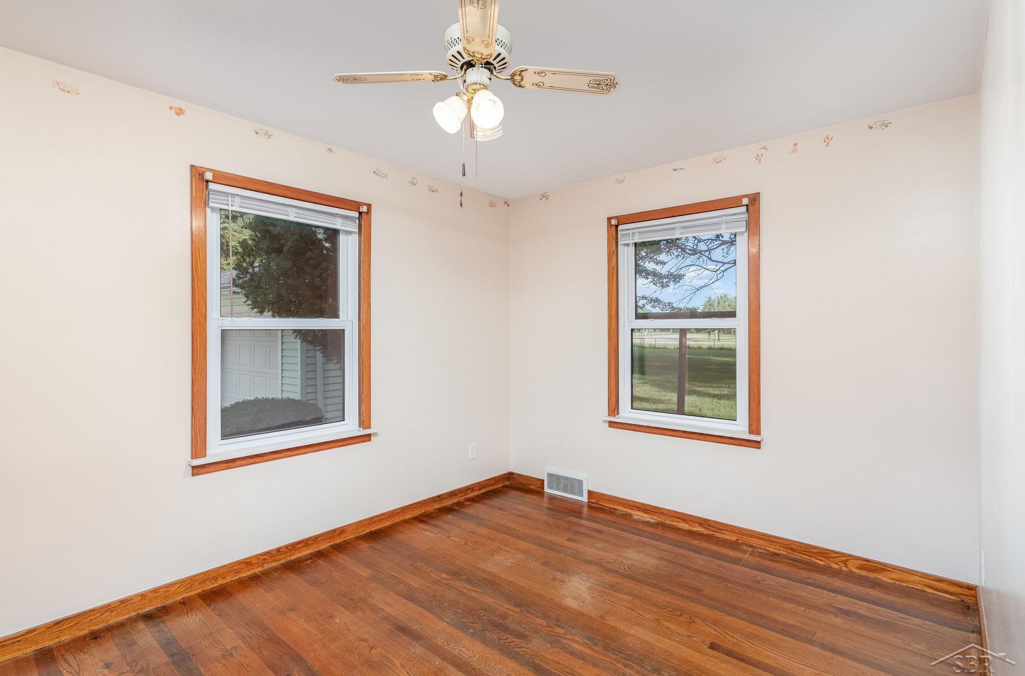 Zilwaukee City, Michigan 48604, United States, 2 Bedrooms Bedrooms, ,1 BathroomBathrooms,Residential,Pending,181846