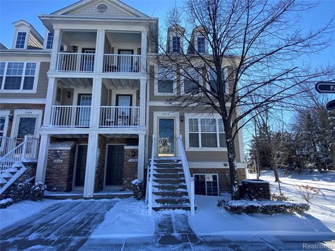 1072 Faulkner Troy City MI 48083