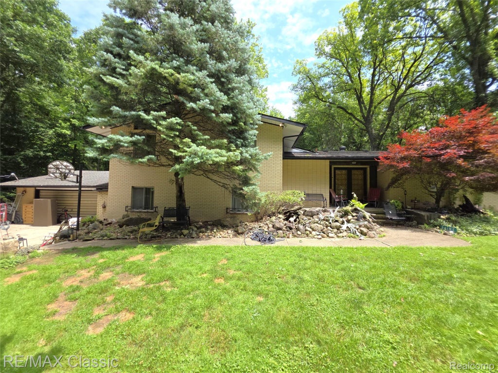 Photo of 25650 McAllister Street, Southfield City, MI 48033 (MLS # 20261056484)