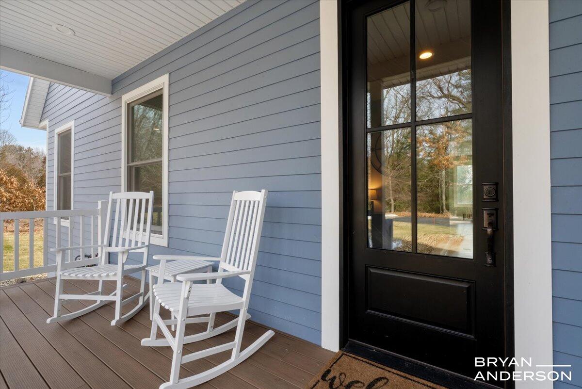 6522 Skyridge Drive NE