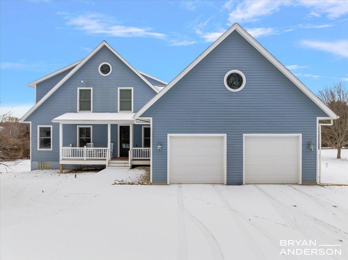 6522 Skyridge Drive NE