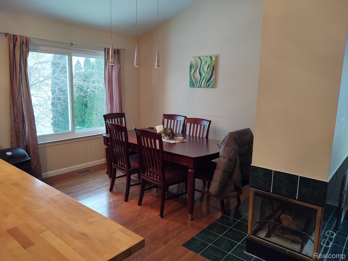 1432 Pond View Court