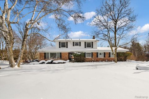 5815 Beechview Drive Oakland Charter Township MI 48306