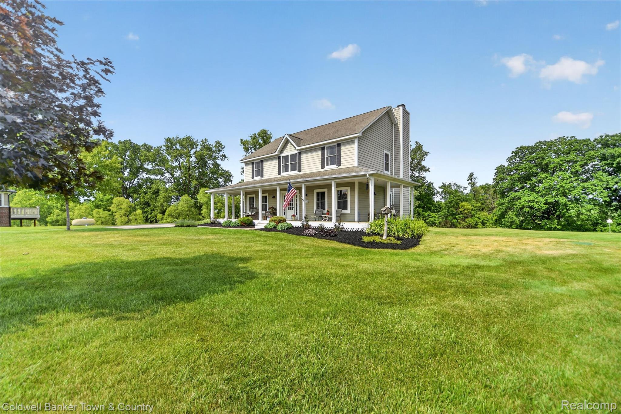 918 Gray Fox Court