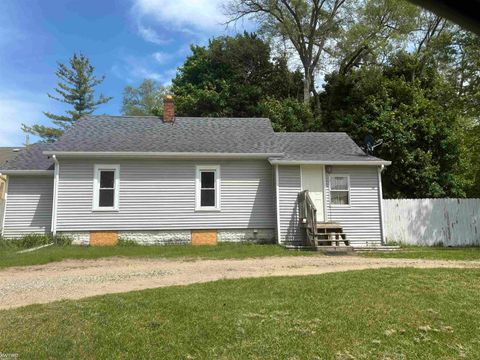 Photo of 2222 Francisco Street, Flint Charter Township, MI 48433 (MLS # 5050209153)