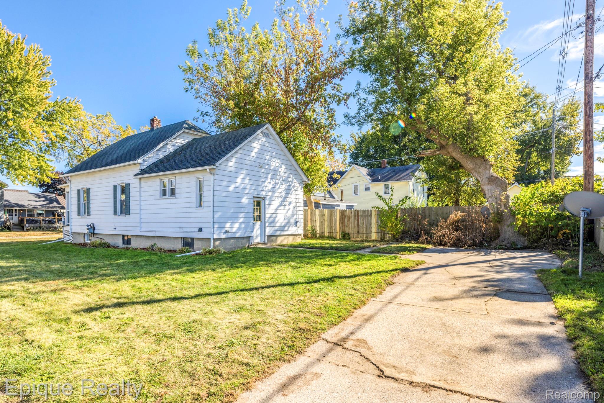 1433 Poplar Street