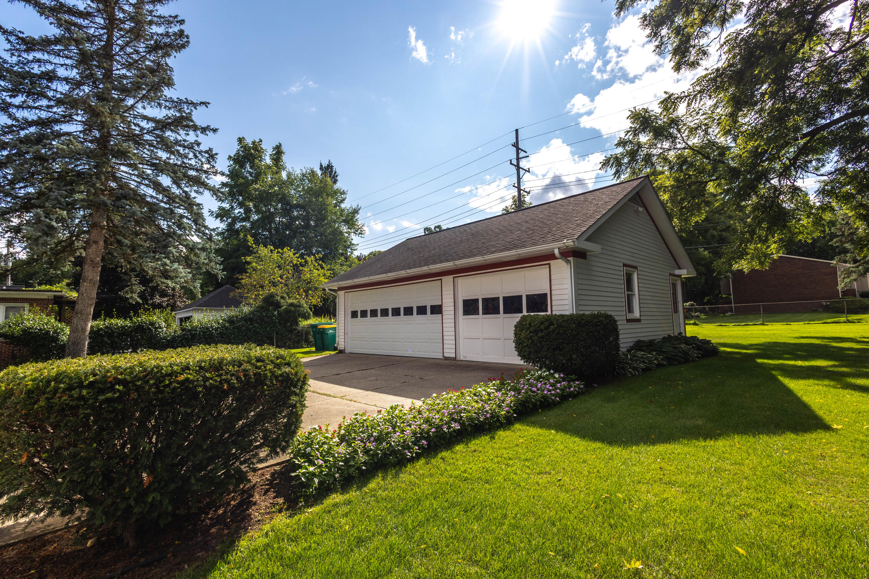 17 N Holcomb Road
