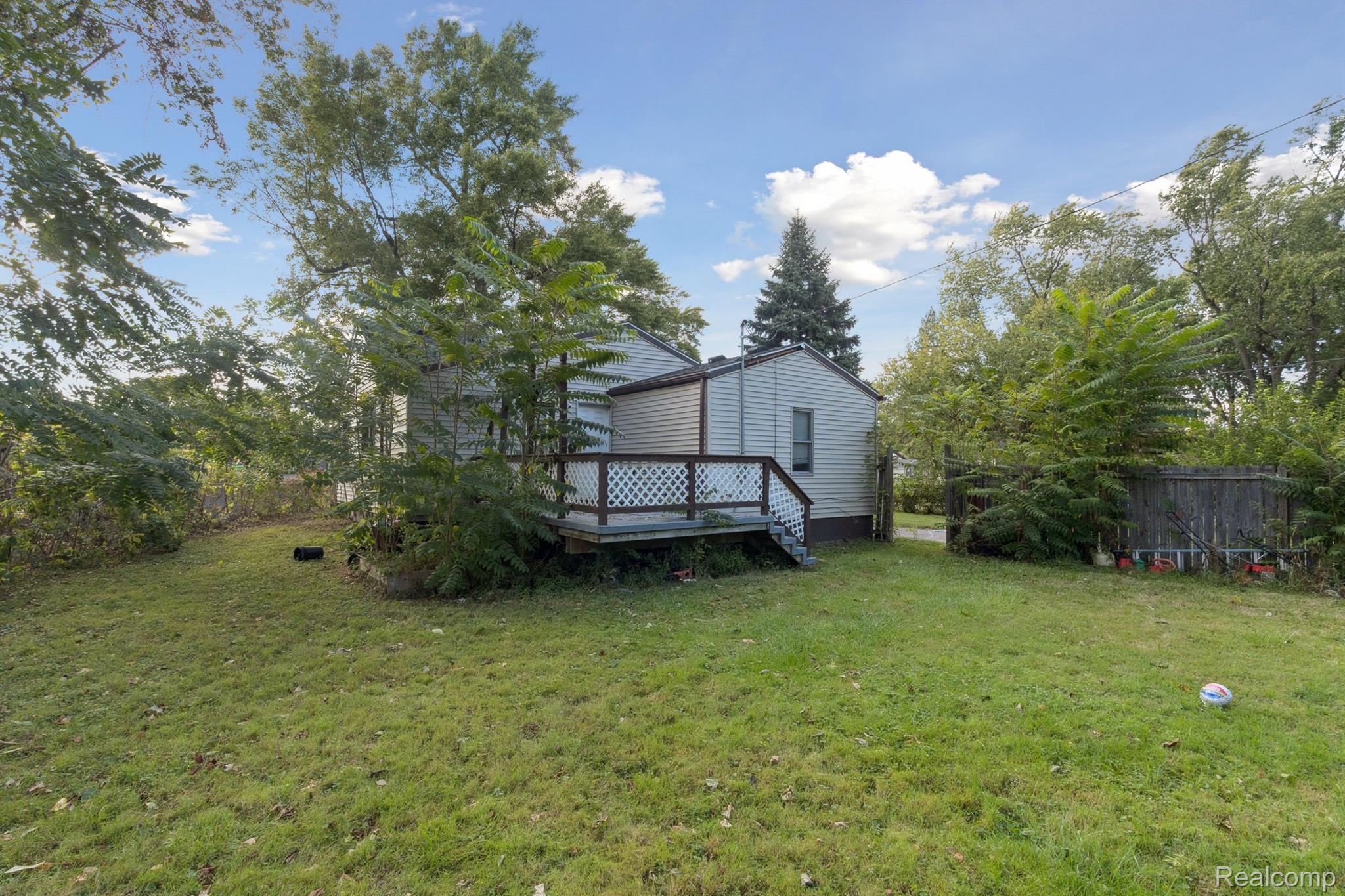 Dearborn Heights City, Michigan 48125, United States, 3 Bedrooms Bedrooms, ,1 BathroomBathrooms,Residential,Active,212964