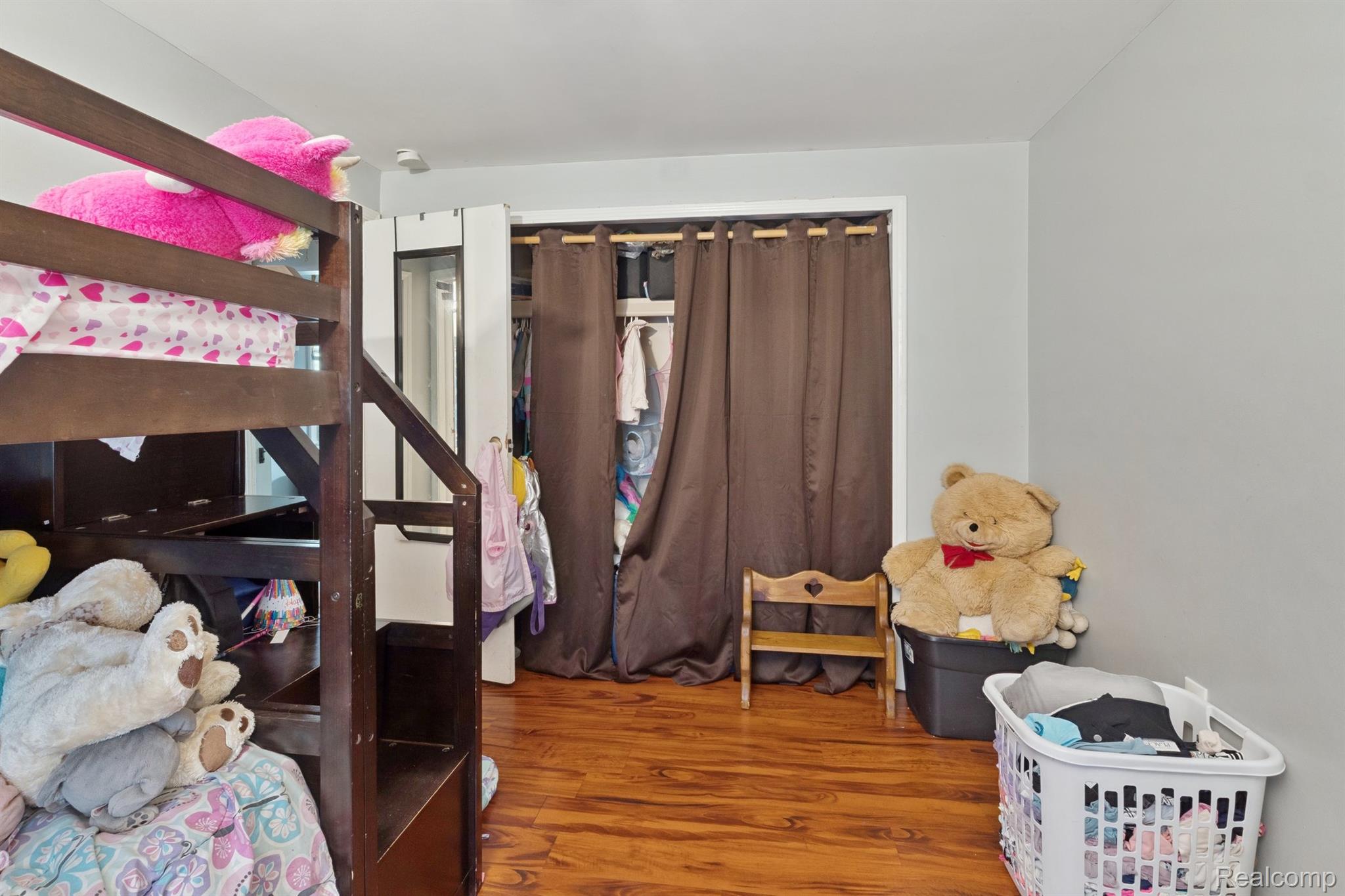 Dearborn Heights City, Michigan 48125, United States, 3 Bedrooms Bedrooms, ,1 BathroomBathrooms,Residential,Active,212964