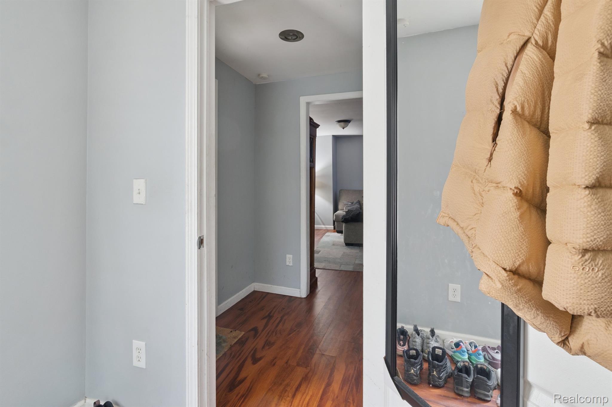 Dearborn Heights City, Michigan 48125, United States, 3 Bedrooms Bedrooms, ,1 BathroomBathrooms,Residential,Active,212964